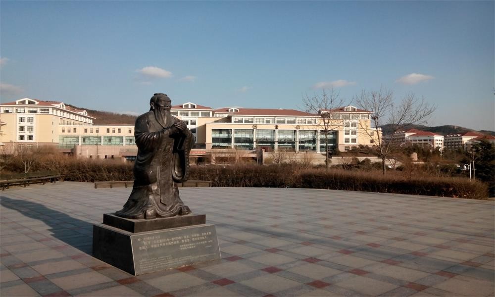 校園石像
