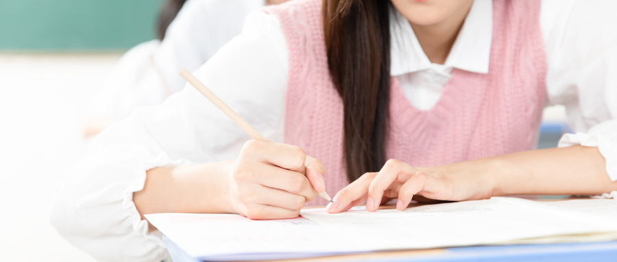 攝圖網_501435361_wx_青年大學生考試考研（企業商用）.jpg