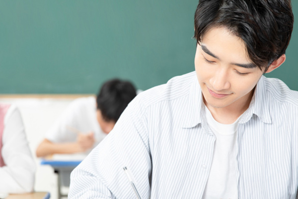 電子科技大學在職研究生課程內容有哪些,學了有用嗎?.jpg 電子科技大學在職研究生課程內容有哪些,學了有用嗎?.jpg