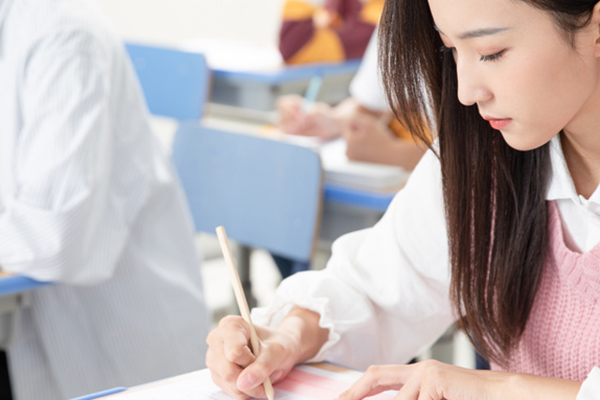 南昌大學(xué)在職研究生專業(yè)報考指南及費用介紹.jpg 南昌大學(xué)在職研究生專業(yè)報考指南及費用介紹.jpg