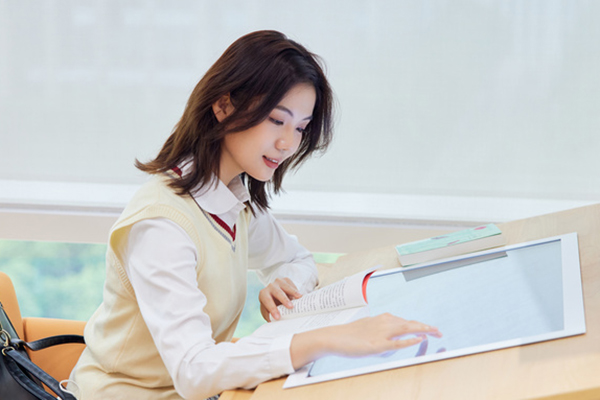 西班牙武康大學在職研究生畢業生的就業優勢.jpg