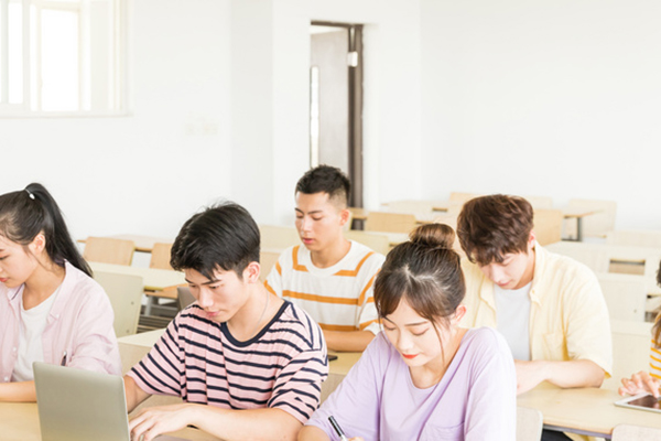 上英國威爾士三一圣大衛(wèi)大學(xué)在職研究生是不是沒用，有必要考嗎？.jpg