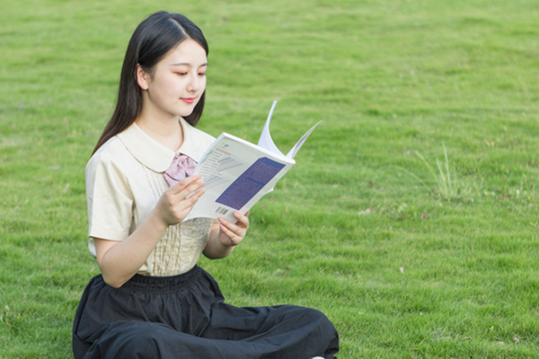 廣東財(cái)經(jīng)大學(xué)在職研究生的畢業(yè)證書含金量高嗎，用處大嗎？.jpg