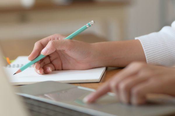 讀上海大學在職研究生需要畢業論文嗎,畢業的學歷認可度怎么樣?.jpg 讀上海大學在職研究生需要畢業論文嗎,畢業的學歷認可度怎么樣?.jpg