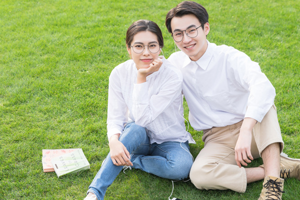 讀英國薩福克大學(xué)在職研究生有什么好處和優(yōu)勢，找工作的時候公司承認嗎？.jpg